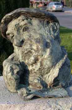 Escultura de Pablo Neruda