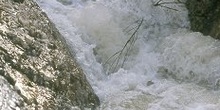Corriente de un río en el Barranco de Gorgonchón, Huesca