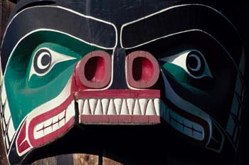 Totem, cabeza de Dragón
