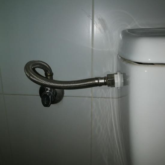 Llave de corte del inodoro