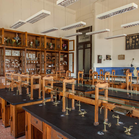 IES_ISABELLACATOLICA_EDIFICIO_029