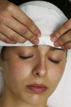 Limpieza facial: retirada de tissue