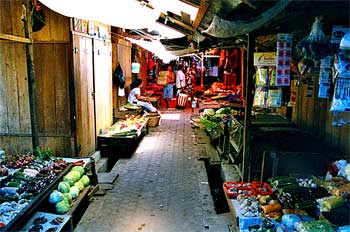 Mercado de frutas y verduras, Sulawesi, Indonesia