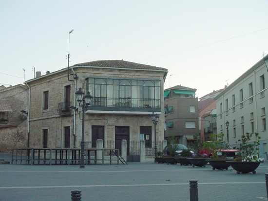 Casa y plaza en El Molar