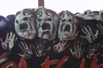 Detalle de una pancarta alusiva a los Atentados del 11-M