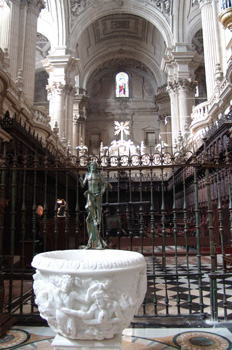Pila bautismal y coro, Catedral de Jaén, Andalucía