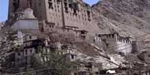 Vista de la ciudad de Leh, al pie del Palacio, Ladakh, India