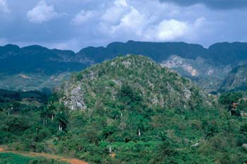Paisaje montañoso en Cuba