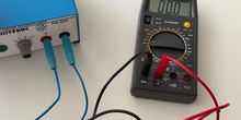 Efecto del encendido y apagado de la corriente que circula por un solenoide en un segundo solenoide conectado a un amperímetro