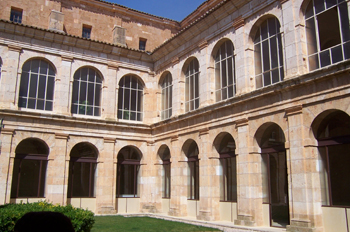 Claustro, Monasterio de Santa María de Huerta, Soria, Castilla y