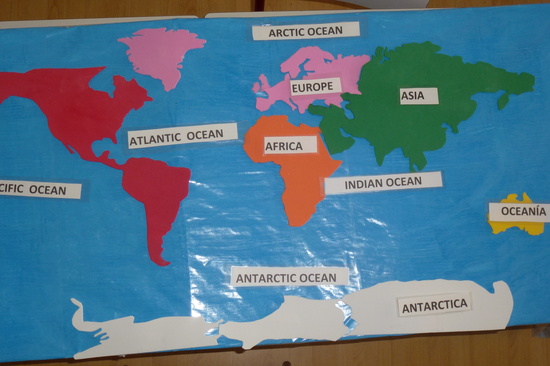 Mapa de los continentes y océanos en inglés