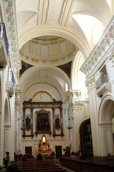 Interior de la iglesia de San Martín de Tur, Madrid