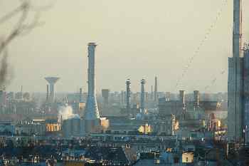 Chimeneas de la zona industrial de Budapest, Hungría