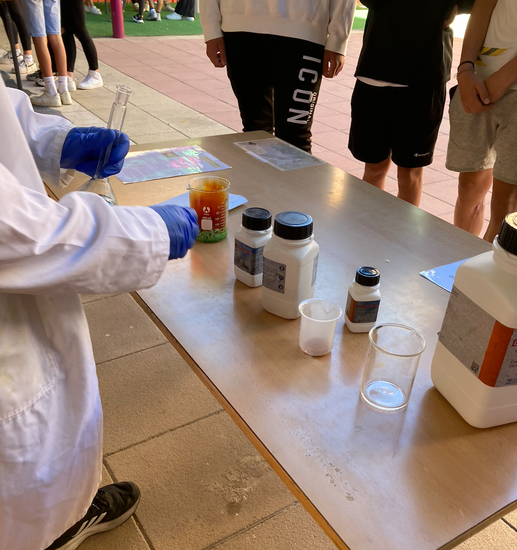 Experimento sobre la oxidación de los metales que forman las monedas