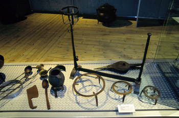 Utensilios domésticos: útiles de cocina burguesa, Museo del Pueb