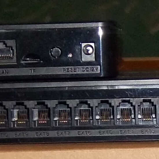 Panel trasero centralitas Yeastar S20 y S412 para VoIP