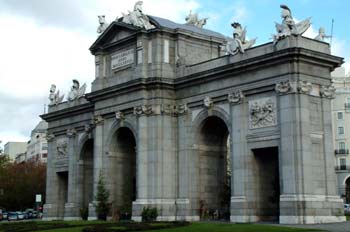 Puerta de Alcalá, Madrid