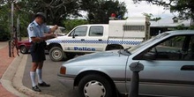 Policía poniendo una multa, Australia
