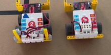 Construimos con Nezha un coche con dos y otro con tres motores y comparamos su velocidad