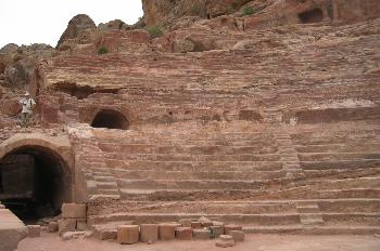 Ruinas de un teatro romano, Petra, Jordania