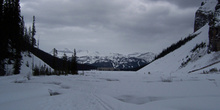 Lago Louise helado y Monte Whitehorn, Parque Nacional Banff