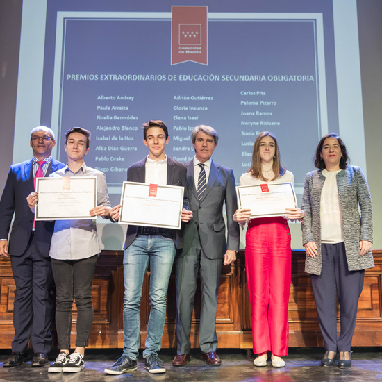 Entrega de los premios extraordinarios correspondientes al curso 2016/2017 2