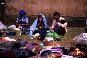 Vendedoras en un mercadillo de San Cristóbal de las Casas, Méxic