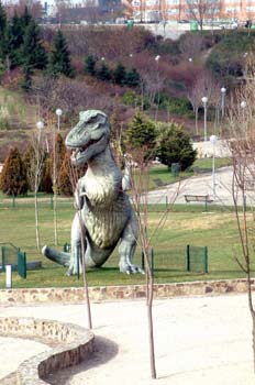 Escultura de dinosaurio de Cosmo Caixa, Alcobendas, Comunidad de