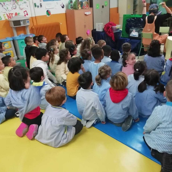 CUENTACUENTOS INFANTIL. día del libro 18-19 12