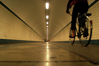 Túnel peatonal bajo el río Escalda, Amberes, Bélgica