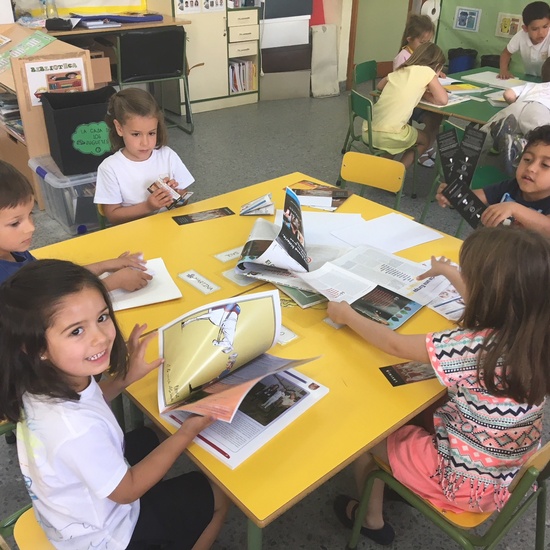 2018_06_25_Los pulpos disfrutan de un taller de libros 7