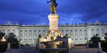 Estatua ecuestre de Felipe IV en la Plaza de Oriente de Madrid