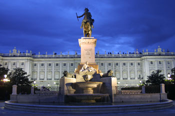 Estatua ecuestre de Felipe IV en la Plaza de Oriente de Madrid
