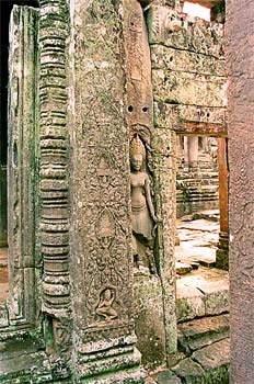 Detalle de columna en Angkor, Camboya
