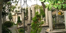 Tumbas en el jardín de Atik Ali Pasa Camii, Estambul, Turquía