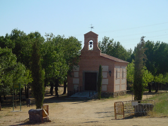 Ermita en Aldea del Fresno