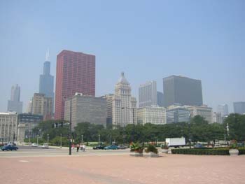 Vista de edificios desde Grant Park, Chicago, Estados Unidos