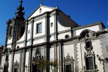 Iglesia de Monserrat en calle San Bernardo, Madrid