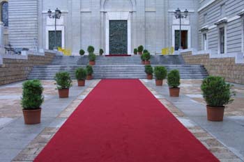 Alfombra roja en la Catedral de la Almudena, Madrid