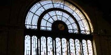 Ventanal de la estación Keleti Pu, Budapest, Hungría