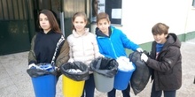 Litter Less Campaign_Masa de las papeleras de clase   1