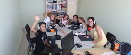 BIBLIOTECA INFANTIL CON 4º A