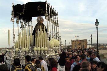 Virgen Dolorosa por el Puente Romano, Córdoba, Andalucía