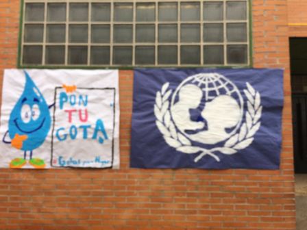 2017_01_MONTANDO EL MERCADILLO SOLIDARIO 18