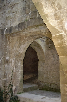 Puerta de acceso al pabellón norte, Huesca