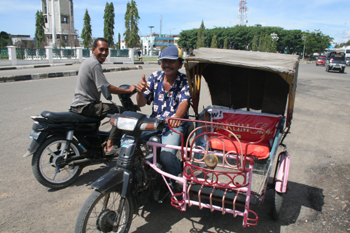 Moto con carrito, Banda Ache, Sumatra, Indonesia