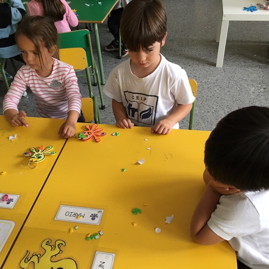 2018_06_25_Los pulpos despiden el curso con llaveros para el verano... 2