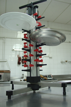 Portaplatos o portabandejas con plato y bandeja