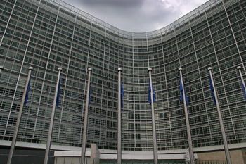 Vista frontal de edificios de la Unión Europea, Bruselas, Bélgic
