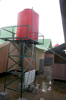 Depósito de agua, Campamento viudas del Tsunami, Sumatra, Indone